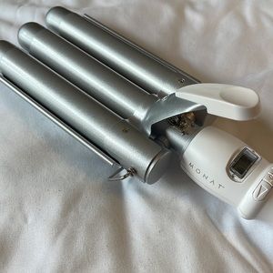 MONAT Waver Hair Hot Iron Waver Gently Used Like New